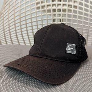 Black baseball hat
